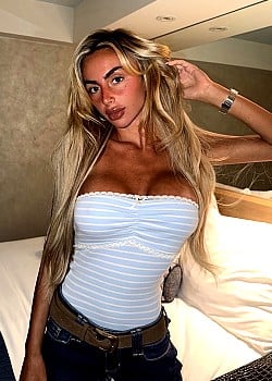 Alexa Stararno image 2 of 4