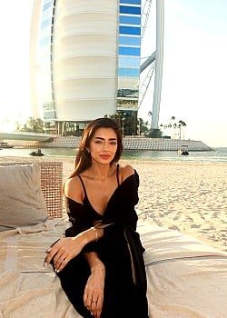 Alexandra Ionela image 2 of 2