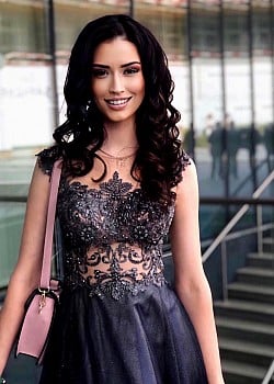 Alexandra Kosheleva image 1 of 2