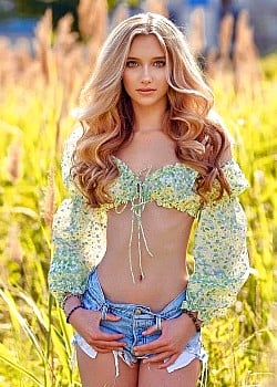 Alexandra Lenarchyk image 3 of 4
