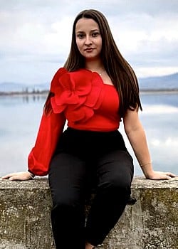 Alexandra Roxana image 4 of 4