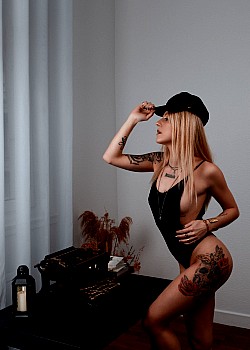 Alexandra Seigneur image 2 of 2