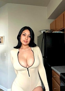 Alexis Nicole image 1 of 1