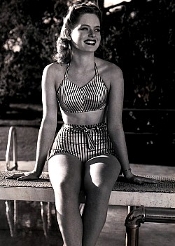 Alexis Smith (actress) image 3 of 4