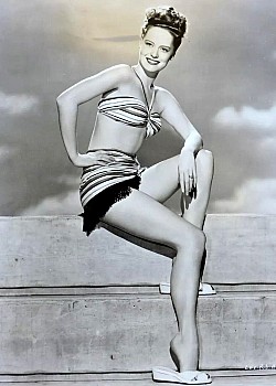 Alexis Smith (actress) image 4 of 4
