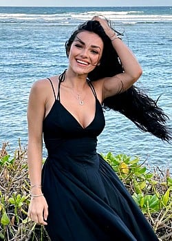 Alexis Wilkins image 2 of 3