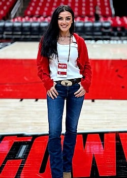 Alexis Wilkins image 3 of 3
