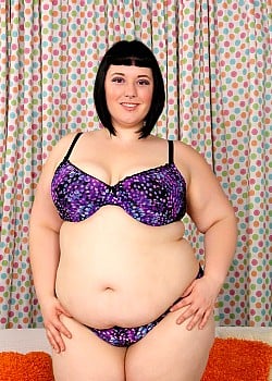 Alexxxis Allure image 2 of 4