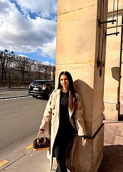 Alia Viktoria image 2 of 2