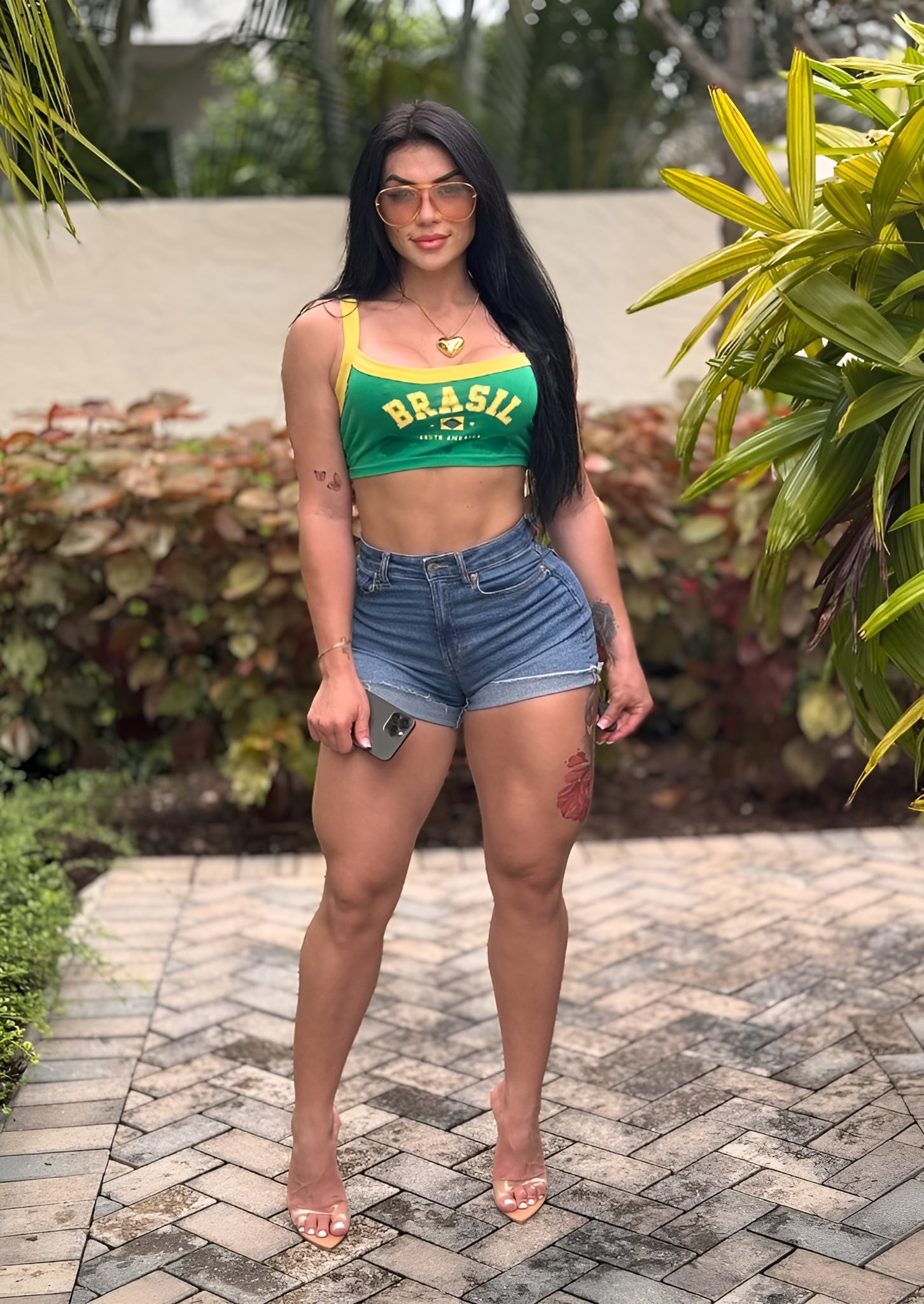 Alianyi Palmar - Free pics, galleries & more at Babepedia