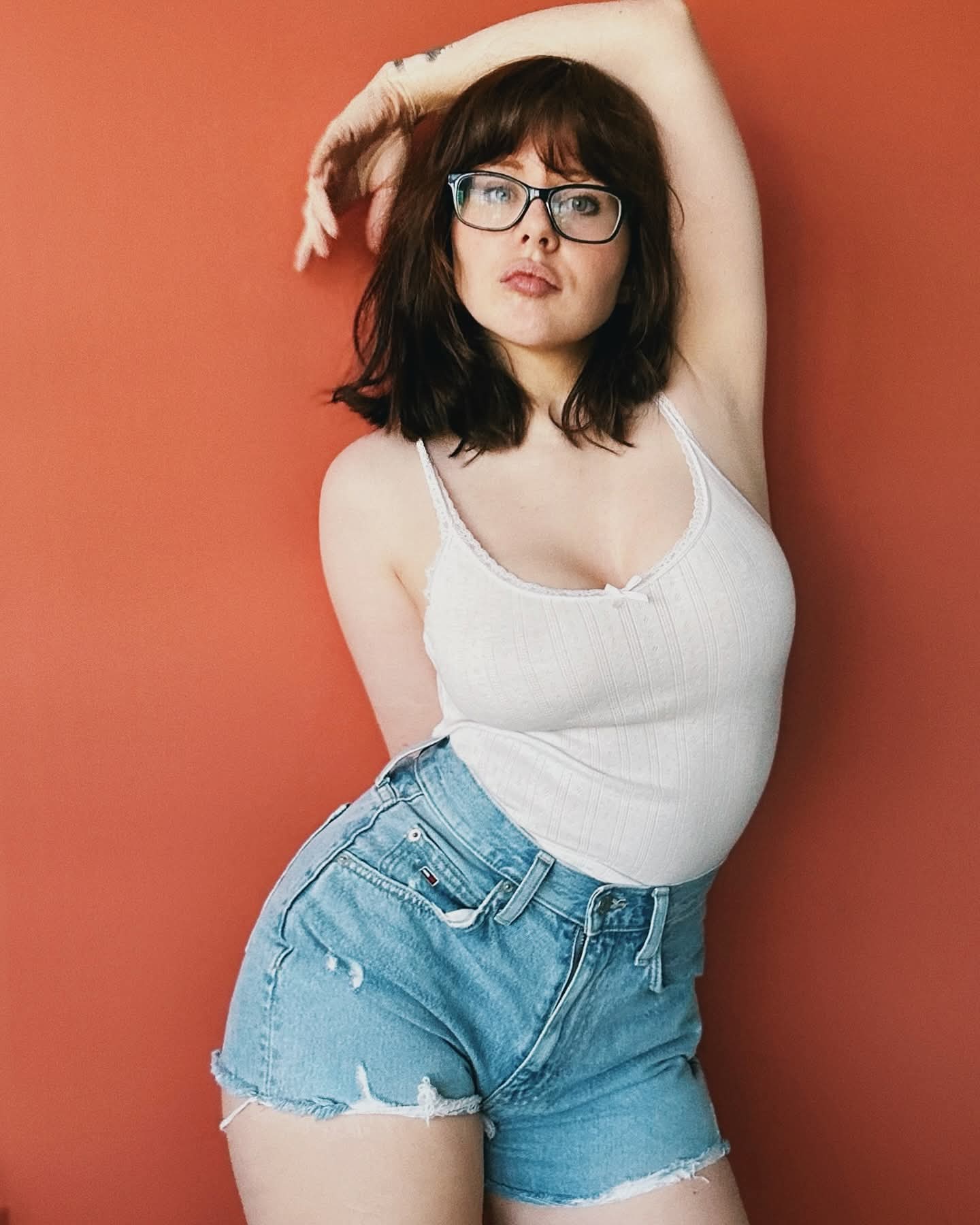 Alice CottonSox - Free pics, galleries & more at Babepedia