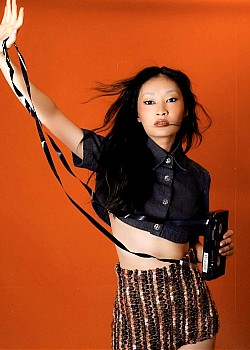 Alice Hewkin image 2 of 2