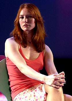 Alicia Witt image 2 of 4