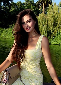 Alina Baiguzhina image 2 of 2