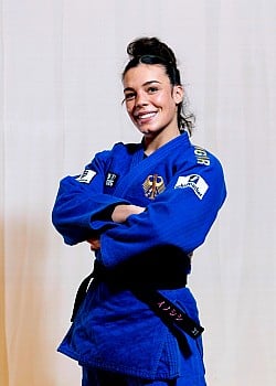 Alina Bohm image 4 of 4