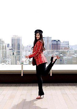 Alina Glazova image 4 of 4