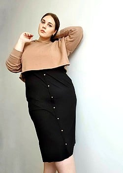 Alina Lavrynovic image 3 of 3
