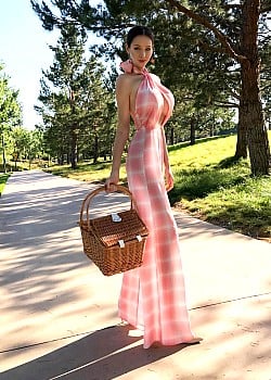 Alina Lewis image 3 of 4