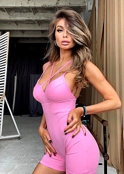 Alina Prostokonovalova image 2 of 3