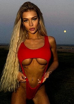 Alina Raskovskaya image 3 of 4
