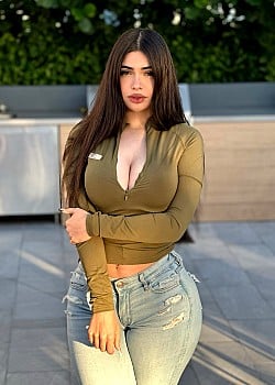 Alina Rose image 3 of 4