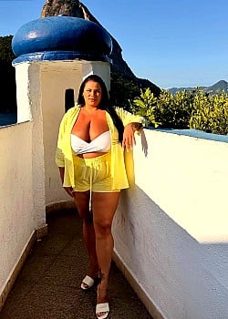 Aline Gomes image 4 of 4