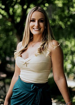 Aline Rizzo image 3 of 3