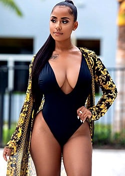 Alisha Berry image 2 of 4