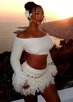 Alisha Simone image 4 of 4