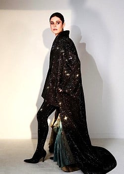 Alison Oliver image 2 of 2