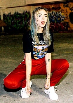 Alison Wonderland image 4 of 4
