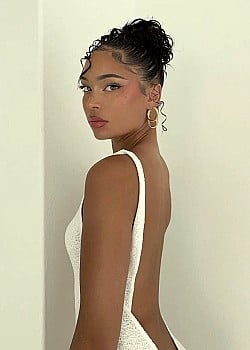 Alissa Holmes image 2 of 3