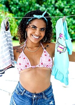 Alix Avery image 2 of 2