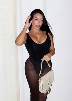 Allegra Dell Aversano image 2 of 3