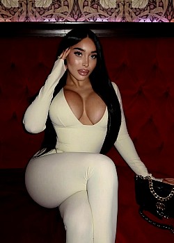 Allegra Dell Aversano image 3 of 3