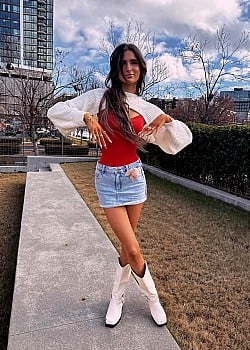 Allie Bock image 2 of 2