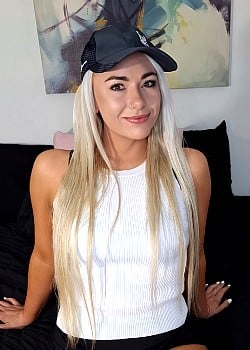 Allie Fyre image 2 of 2