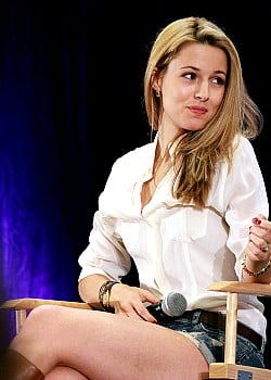 Alona Tal image 2 of 4