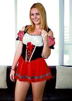 Aly Monroe image 1 of 4
