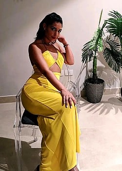 Alya Mooro image 2 of 4