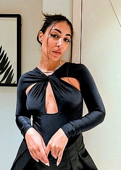 Alya Mooro image 1 of 4