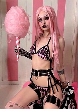 Alyssa Claire (Influencer) image 4 of 4