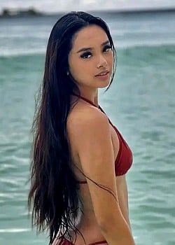 Alyssa Redondo image 4 of 4