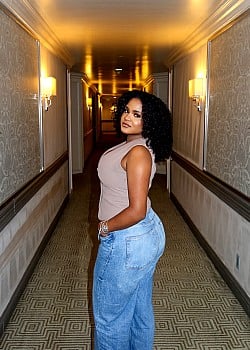 Amanda Mena image 1 of 1