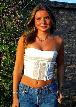Amanda Nadolny image 1 of 3