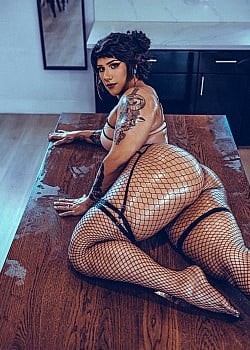 Amanda Powell image 2 of 4