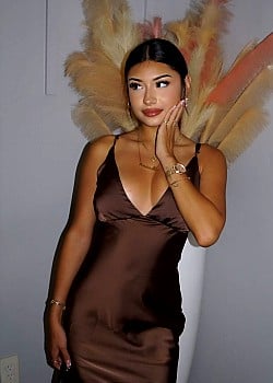 Amanda Solis image 2 of 4