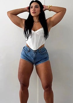 Amanda Vilar image 1 of 4