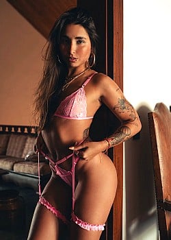Amanda Xavier image 1 of 4