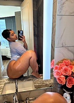 Amber Baez image 1 of 4